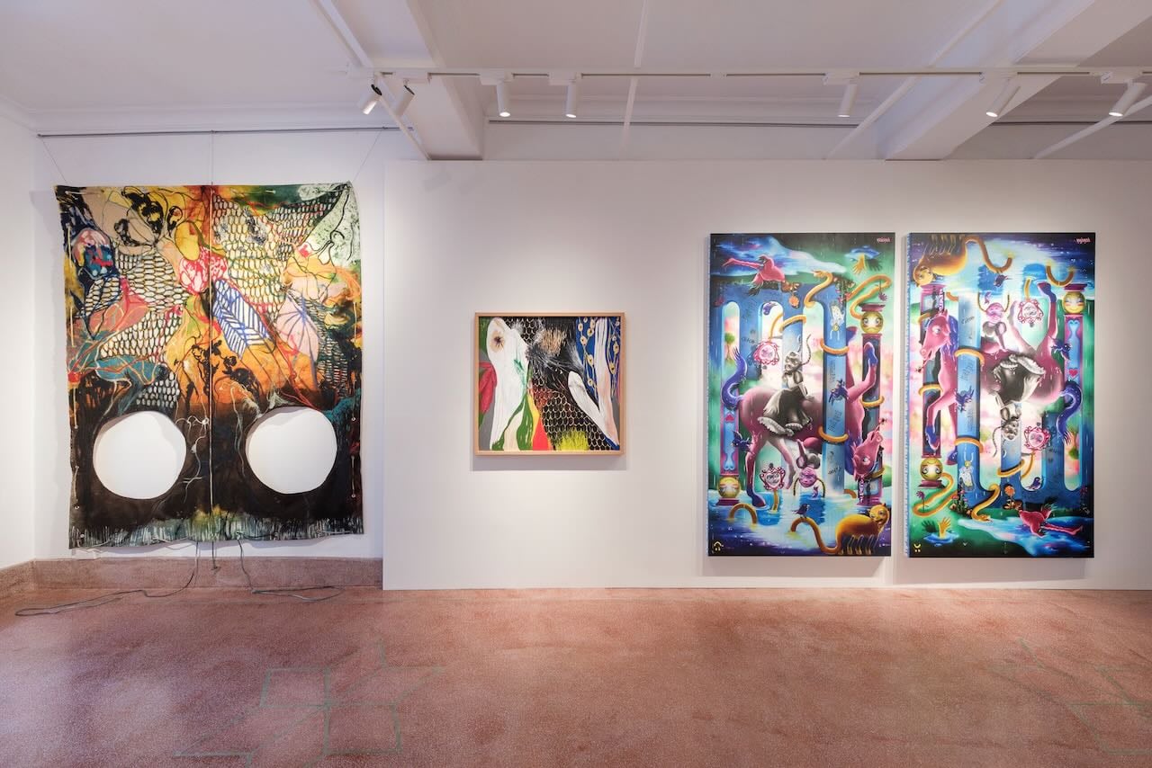 廣植高與Rachel Maclean作品於「城中客廳」展出現場。双木林藝術顧問DWA提供；攝影／張國耀