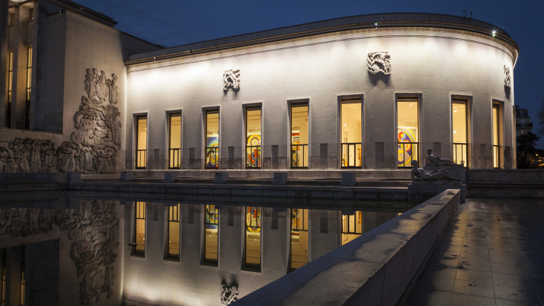 巴黎現代藝術博物館（Musée d’Art Moderne, MAM）近日獲得知名法國畫廊主卡梅爾・曼諾爾（Kamel Mennour）重量級捐贈。