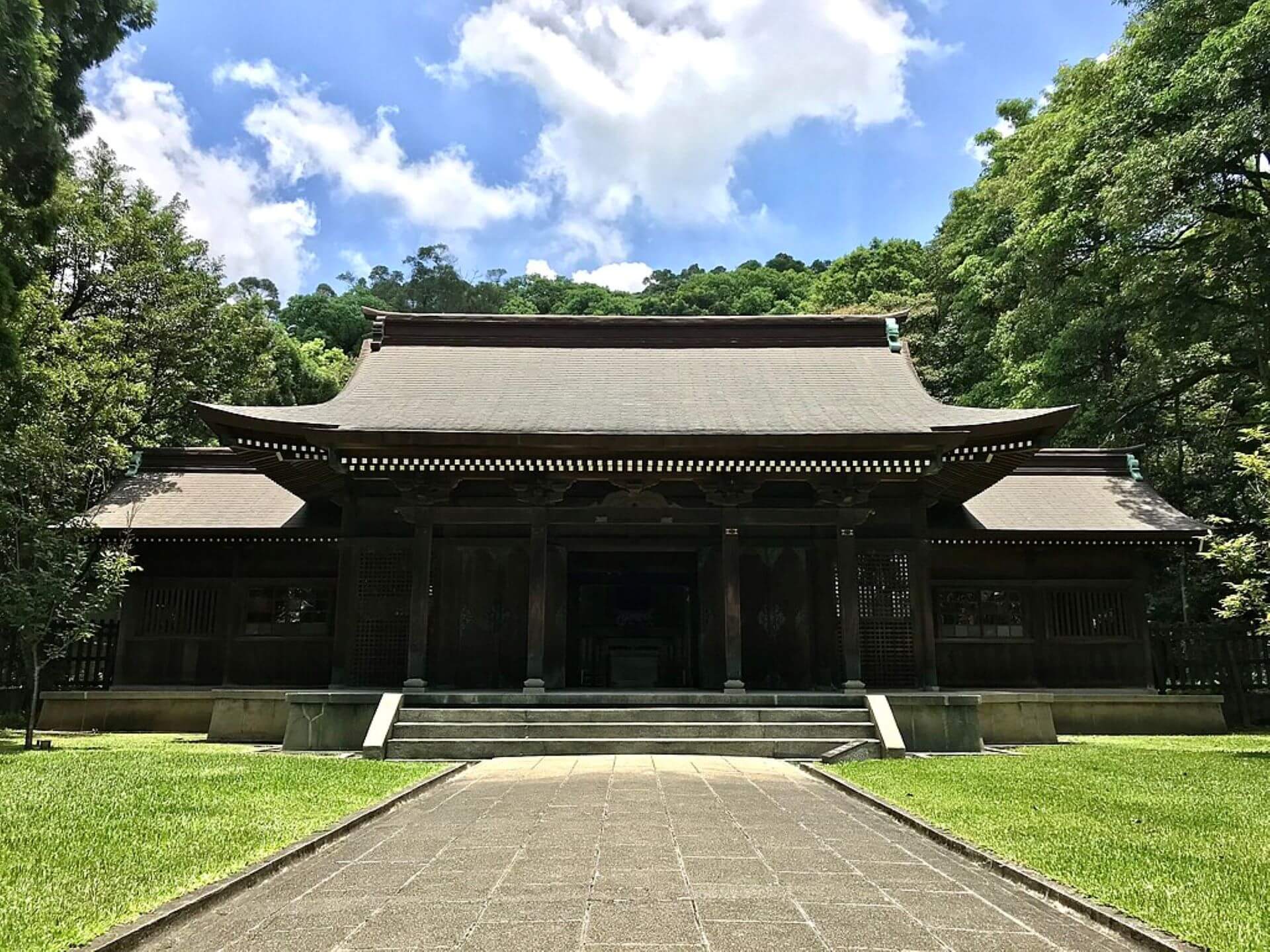 桃園市忠烈祠，前身為桃園神社。（維基百科）