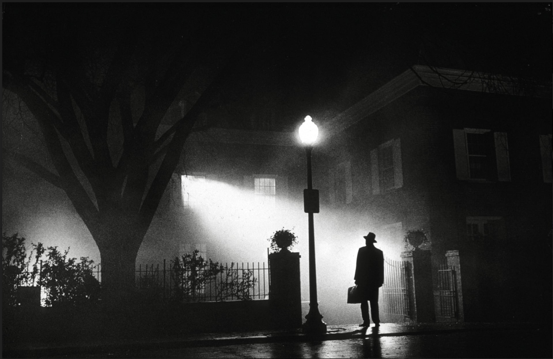 威廉．佛雷金（William Friedkin, 1935-2023），《大法師》（The Exorcist），1973。圖為電影《大法師》中電影劇照。（© Josh Weiner/Warner Bros. Pictures, 圖片取自Ha…