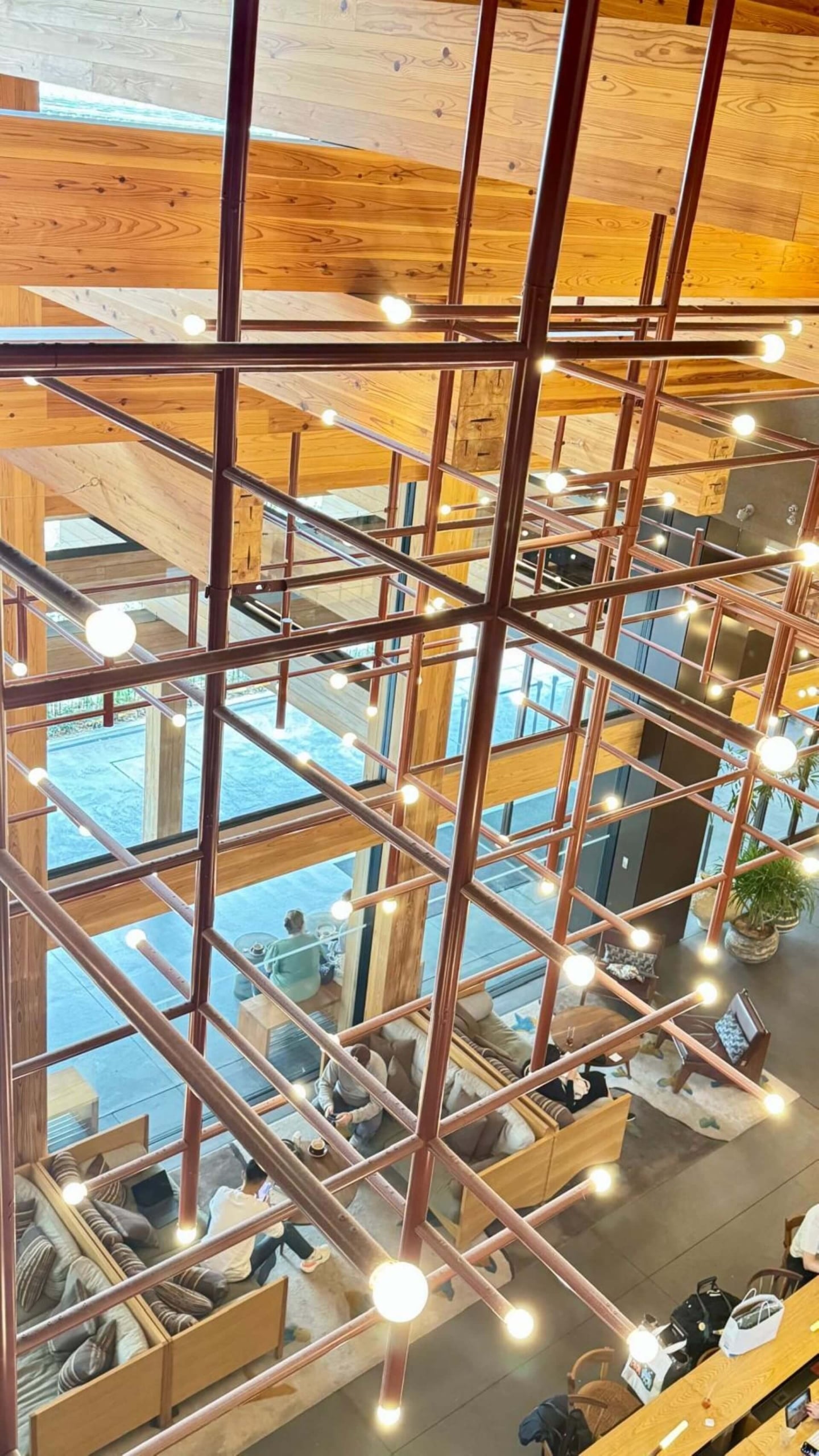 Ace Hotel Kyoto公共空間。（攝影／鄭禹彤）