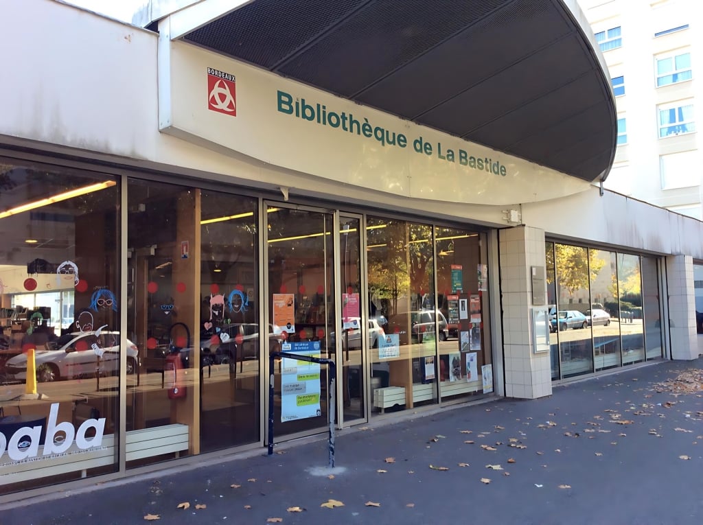 外觀不顯目的La Bastide圖書館
