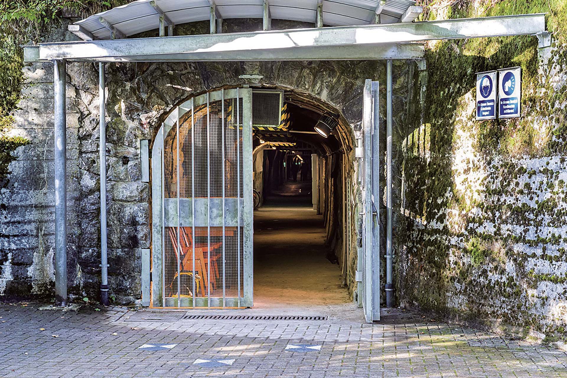 位於黑森林奧貝里德（Oberried）外群山中的巴巴拉地道，自1974年起成為德國最重要的文化遺產保存地，象徵憲政與記憶保存的重要里程碑。（© Joergens.mi / Wikipedia，CC BY-SA 3.0）