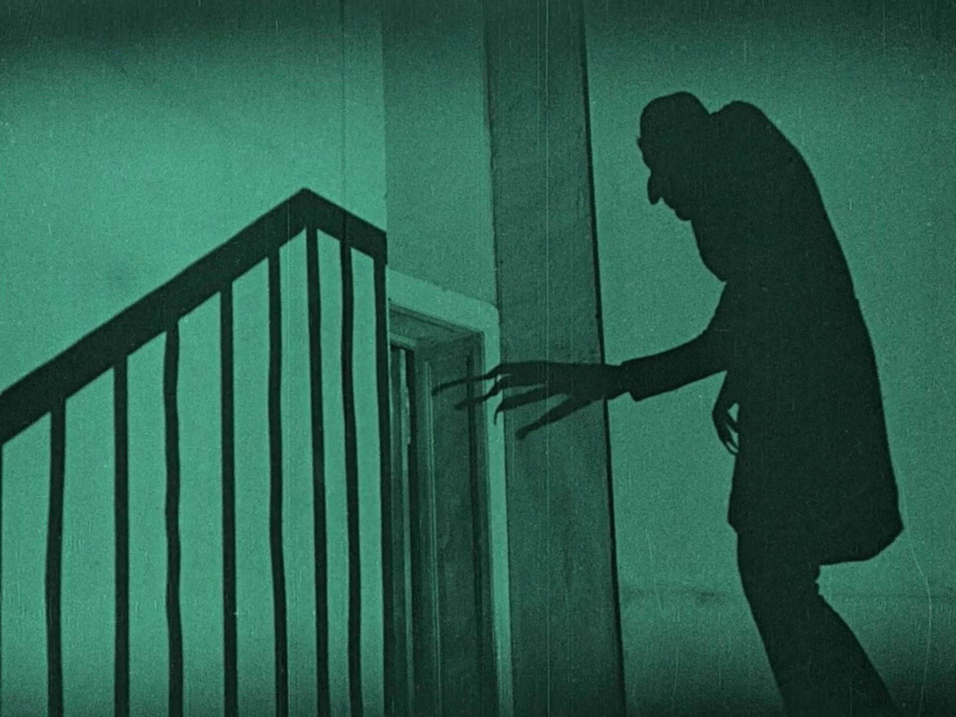 弗里德里希．威廉．穆瑙（F. W. Murnau1888-1931）改編自伯蘭．史杜克（Bram Stoker, 1847-1912）的小說《德古拉》（Dracula, 1897）。圖為電影《諾斯費拉圖》（Nosferatu: A Symp…