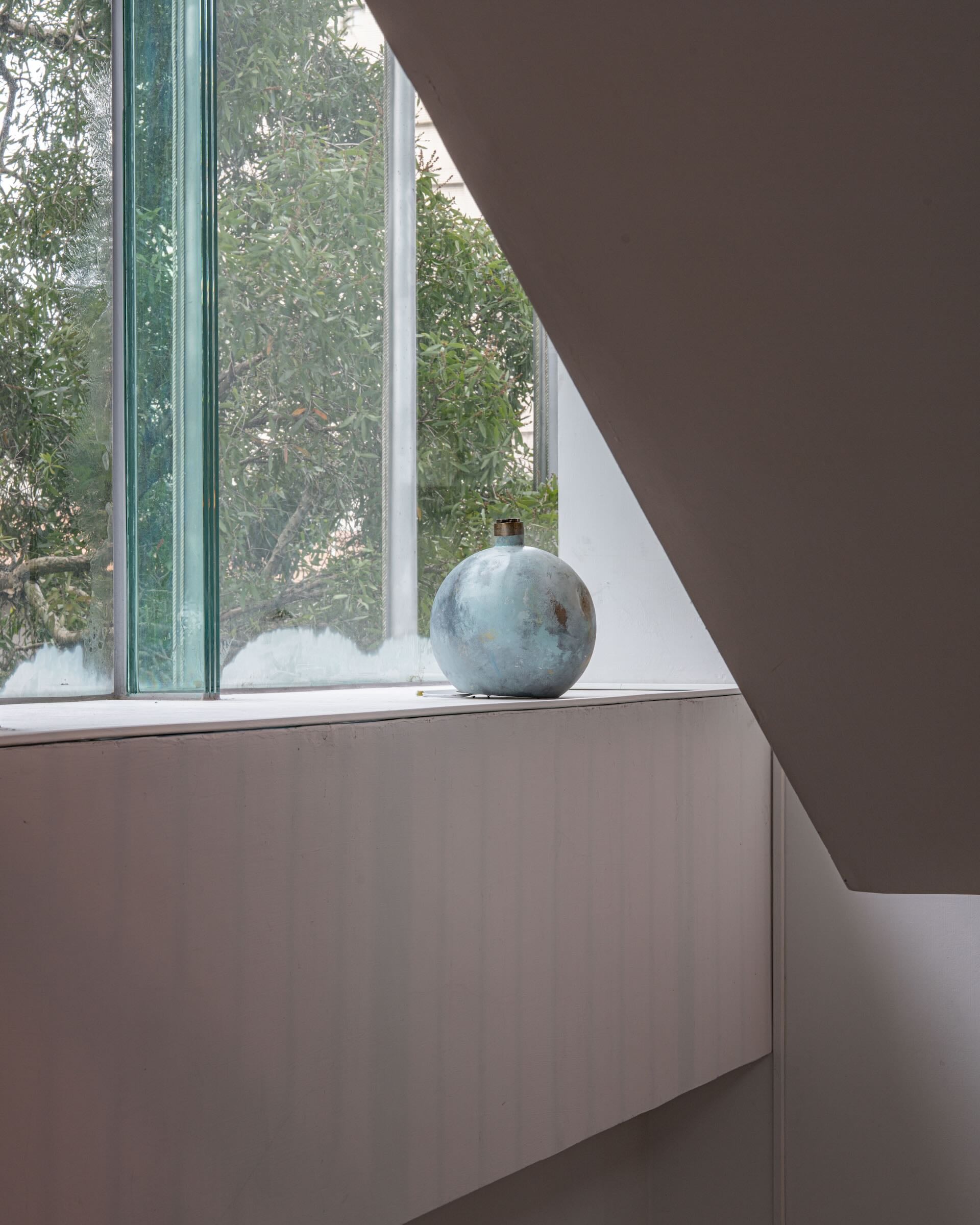 張庭甄作品於展覽現場。北師美術館提供，攝影：dulub studio