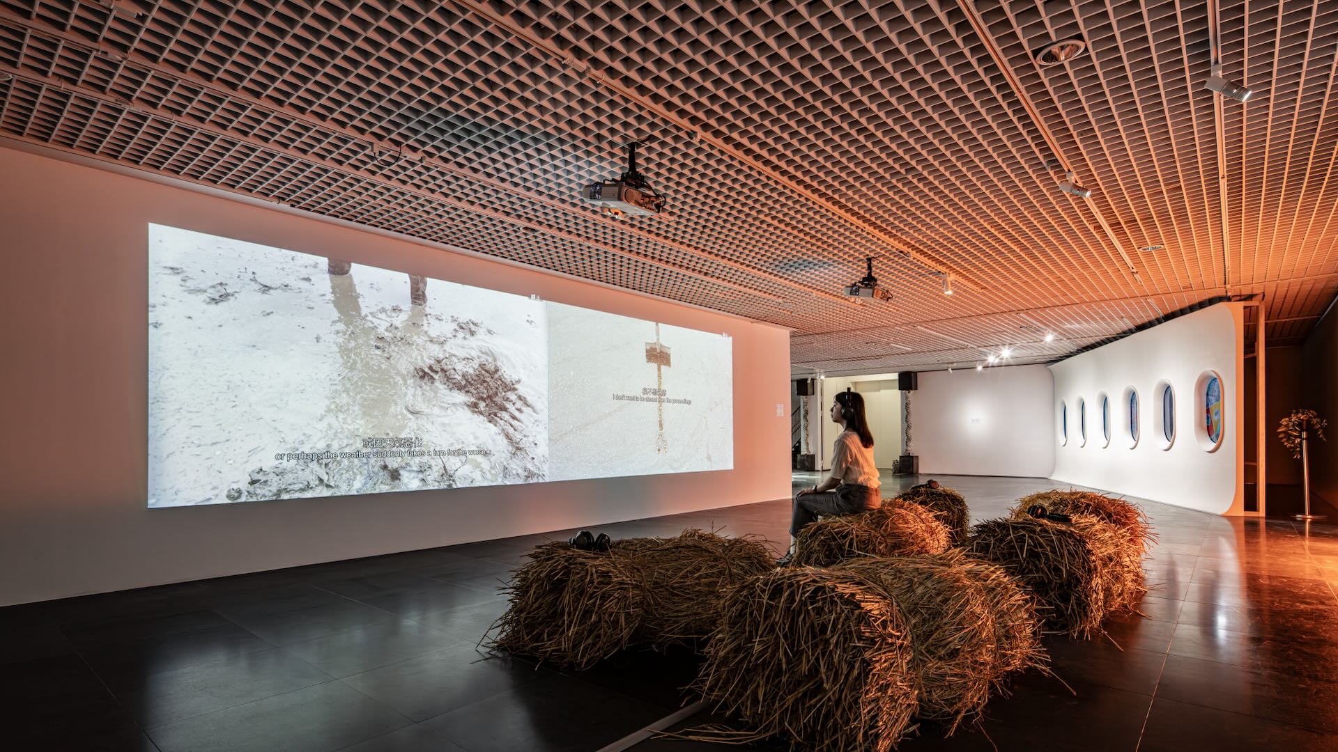 勞麗麗《飛行備忘》於展覽現場。北師美術館提供，攝影：dulub studio