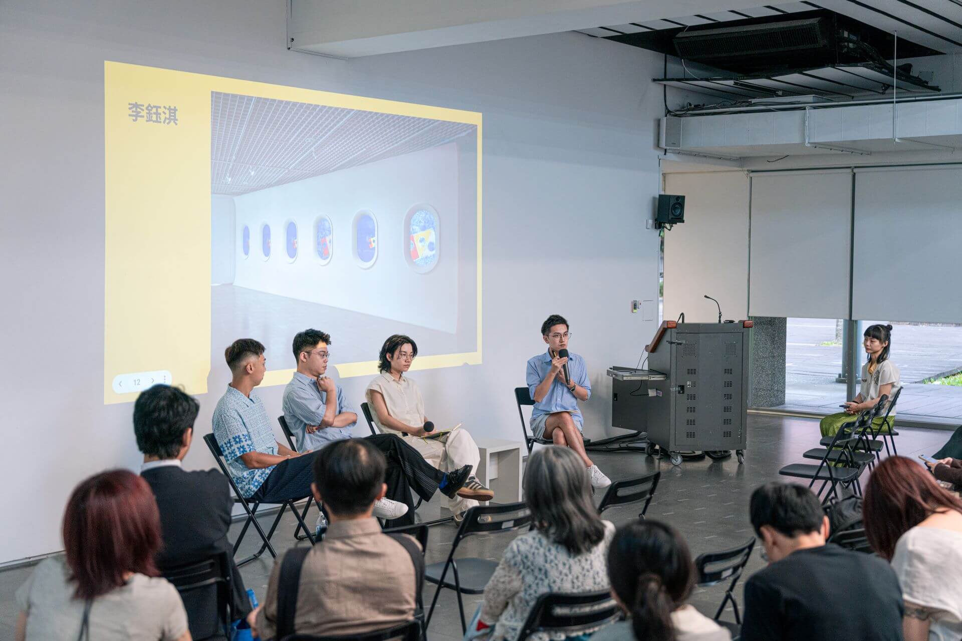 亂流開幕講座第二場，左起：曾彥翔、李秉璈、李鈺淇、黃銘樂（策展人）。（北師美術館提供，攝影／dulub studio）