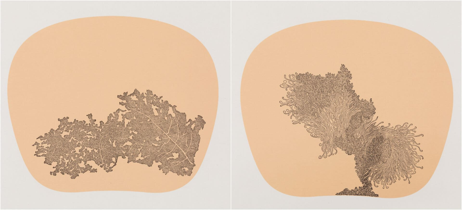 左：冰逸，《山水萬物_版畫》（Landscape Fairies_Print），2024，木刻版畫，33.5 × 34 公分，限量 5 版。右：冰逸，《山水萬物_版畫》（Landscape Fairies_Print），2024，木刻版畫，…