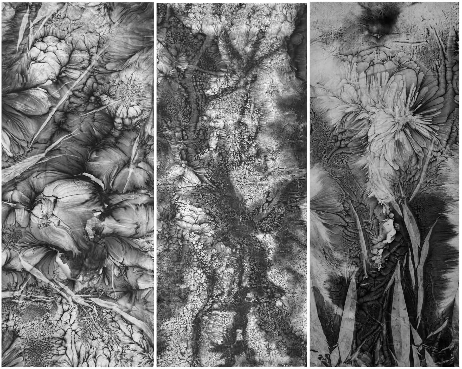 左：冰逸，《雷法之二：宇宙花》（Lighting No.2: Flower of the Universe），2025，紙本水墨，360 × 150 公分；拓表後 400 × 150 公分。中：冰逸，《雷法之五：巨梅之瀑》（Lighting…