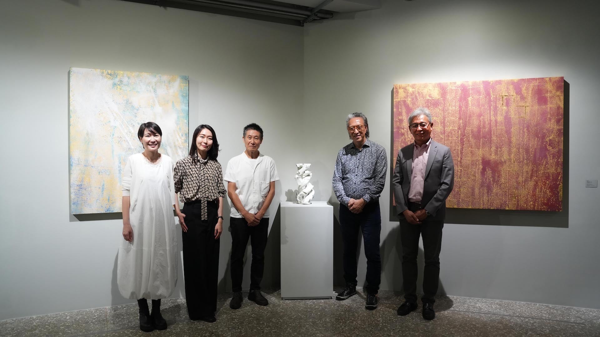 （由左至右）展覽策展人李晏禎 Jenny Lee、展覽發起人兼策展人邵雅曼 Yaman Shao、展出藝術家道川省三 Shozo Michikawa、展出藝術家藤村真 Makoto Fujimura、學術主持張志龍 Richard Chan…