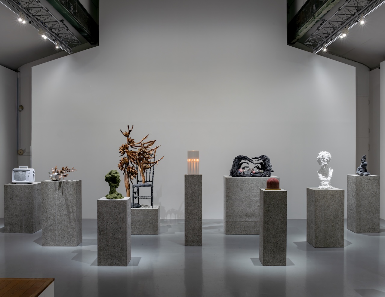 2025年，於澡堂畫廊舉辦名和晃平個展現場。（圖／SCAI The Bathhouse）
