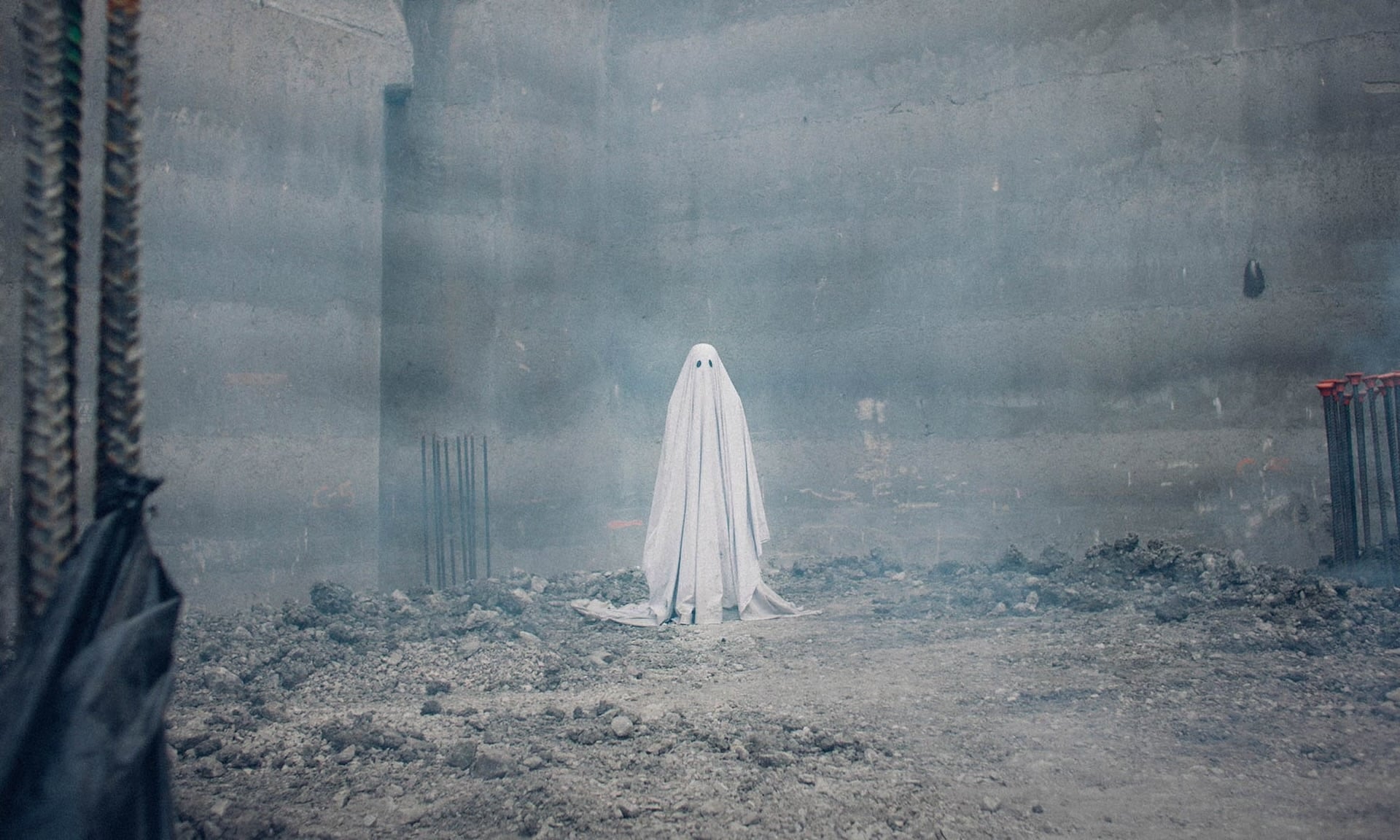 大衛．​丘奇​（David Church）​在​《後​恐怖：​藝術、​流派​與​文化​提升》​（Post-Horror: Art, Genre​ and ​Cultural Elevation, ​2021）​​一書​的封面設計取自：大衛・…