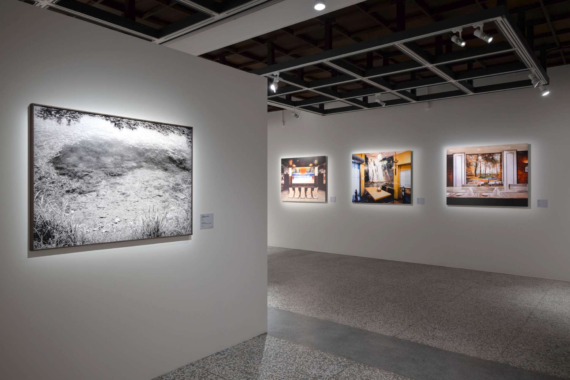 「虛空之境：當代攝影中的領土與都市凝視」展場一景。（國家攝影文化中心提供）