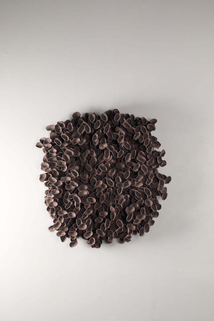 徐永旭,《2024-20》,高溫陶,94×111×24.5cm,2024。(弎畫廊提供)