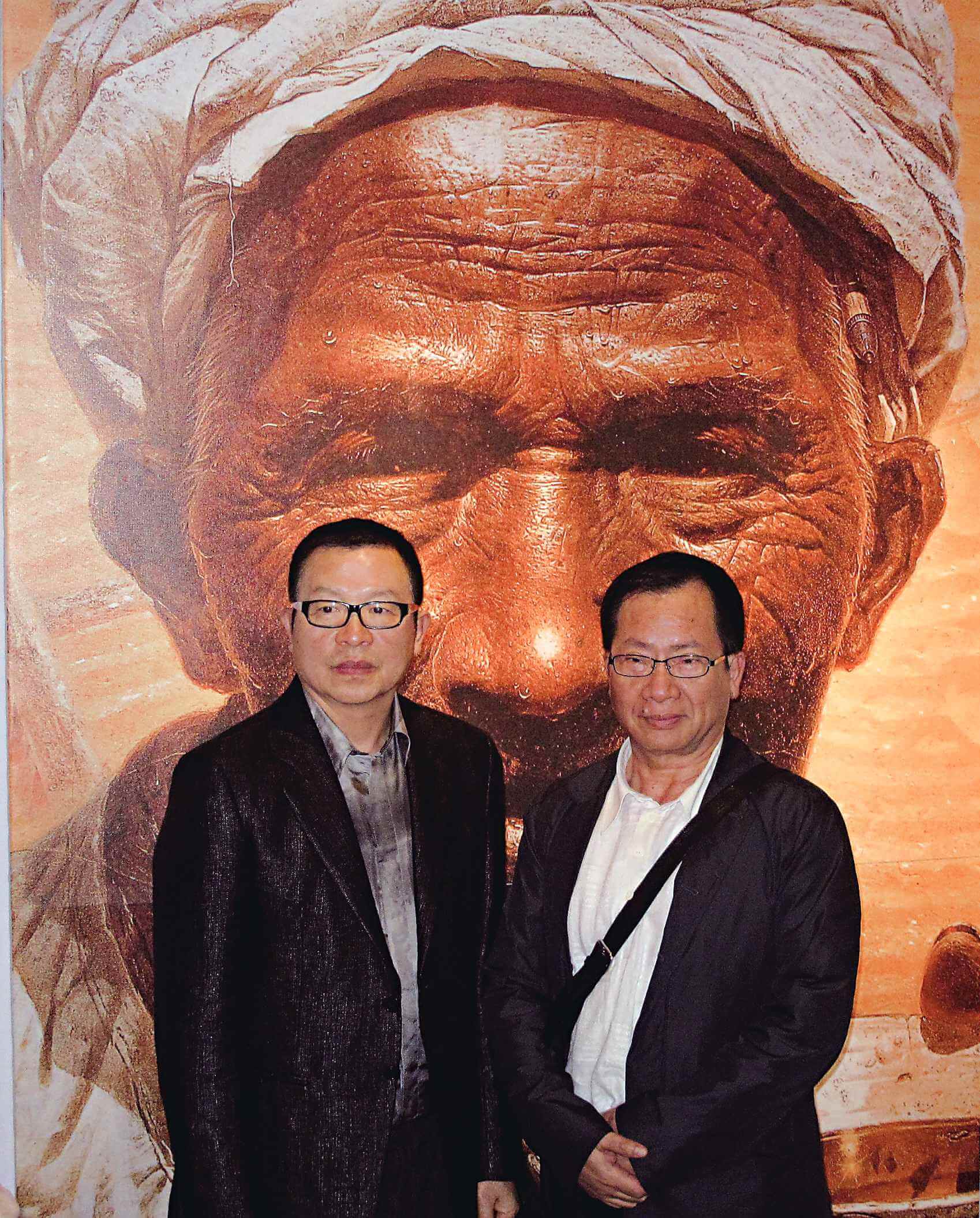 林明哲很早就發掘了羅中立。今年4月在國立歷史博物館舉辦的「羅中立繪畫藝術展」上，林明哲即與藝術家在代表作《父親》前合影。