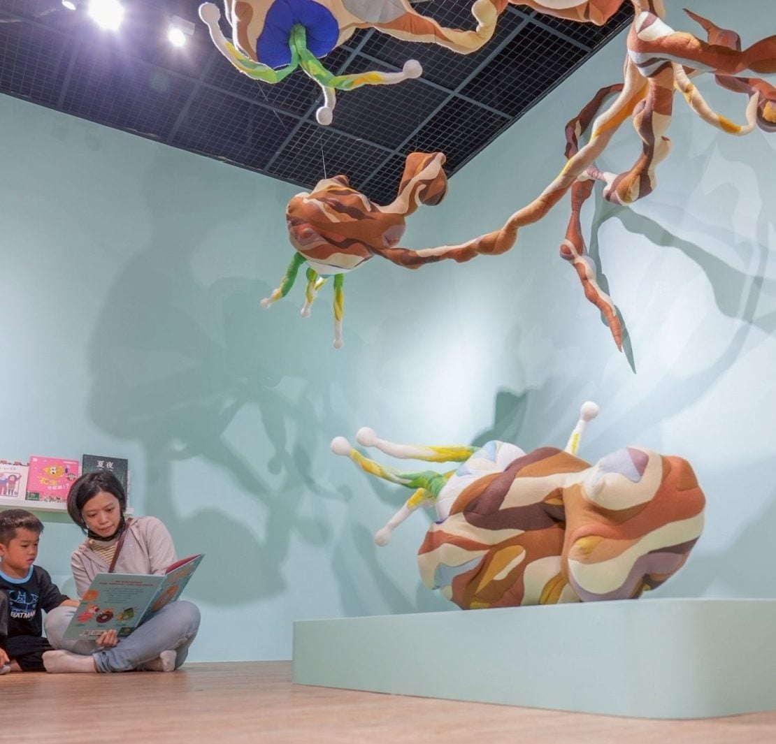 餐桌蔬果、鐵窗花、夜市美食都是藝術靈感!高雄兒美館新展《生活藏寶圖》引領孩童發掘日常寶藏