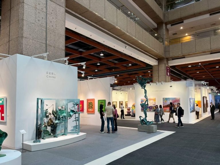 【ART TAIPEI 2025】預展首日現場的臺灣藝術市場脈動：2025 ART TAIPEI精選展位（上）