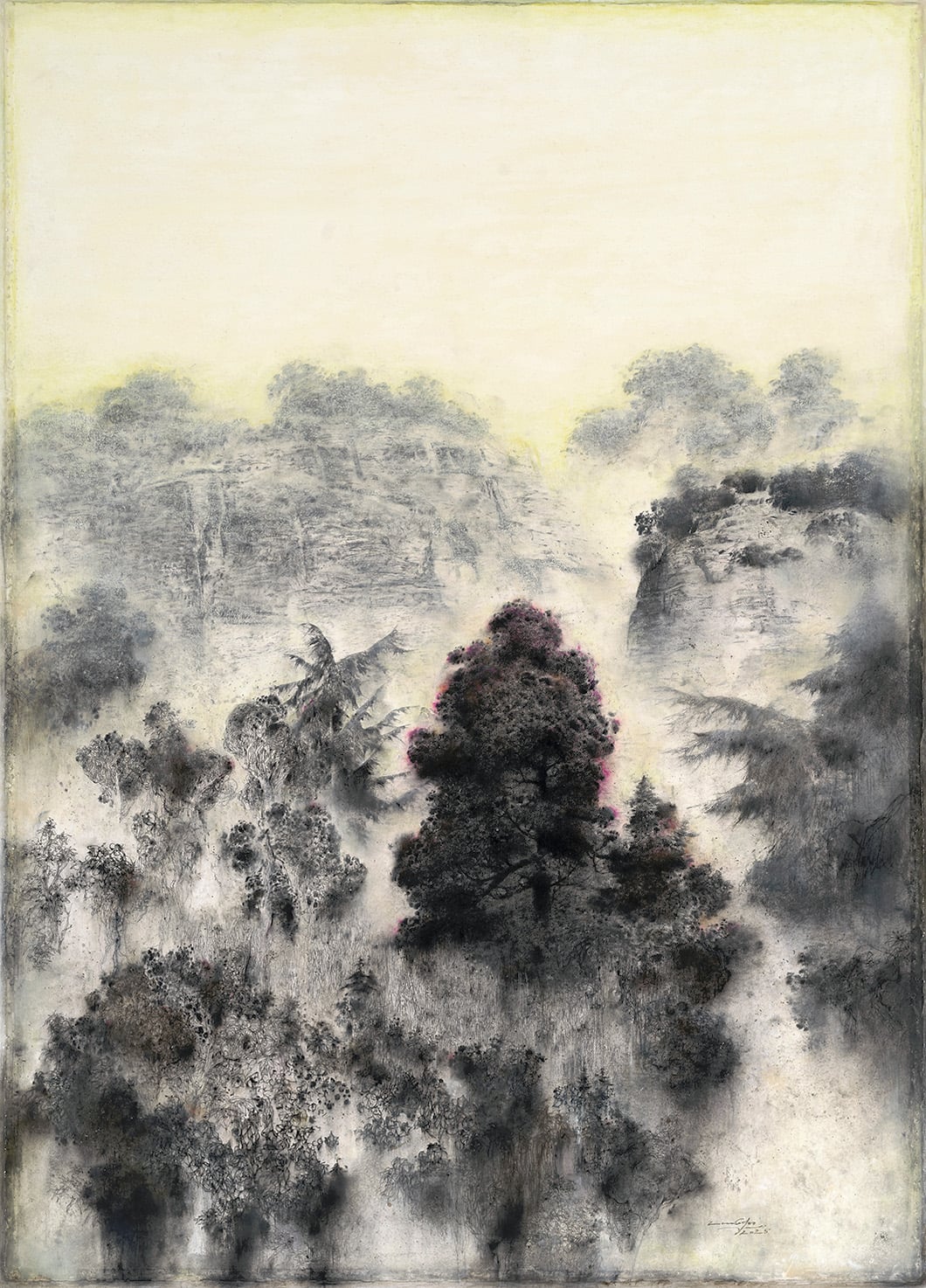 梁兆熙，林，2025，炭筆、壓克力顏料、紙本裱貼於畫布，162×116cm。（赤粒藝術提供）