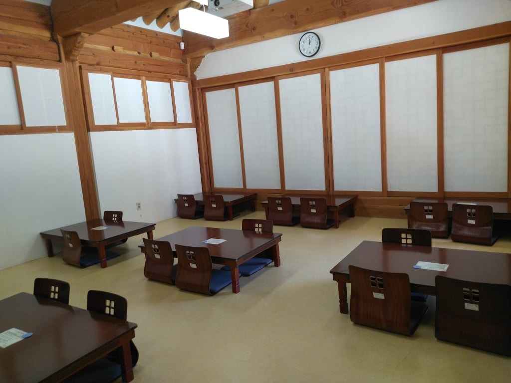 清雲文學圖書館韓屋內閱覽室