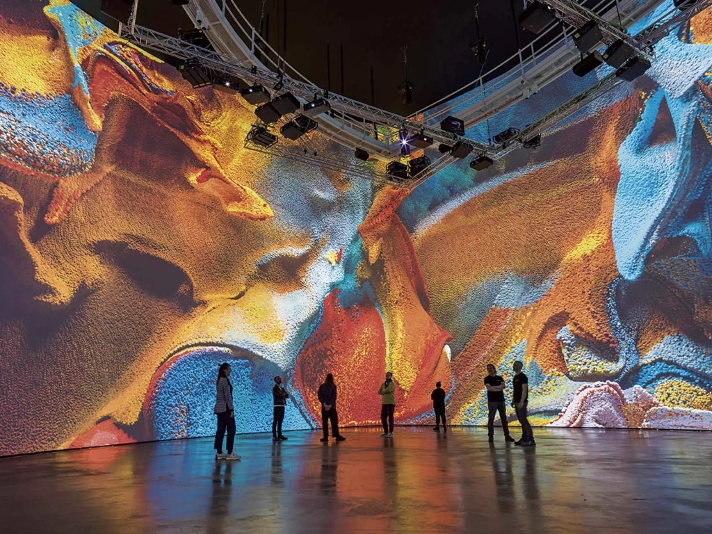畢爾包古根漢美術館(Guggenheim Bilbao Museum)「in situ:雷菲克.阿納多爾」展覽現場。(© Refik Anadol, Bilbao 2025)