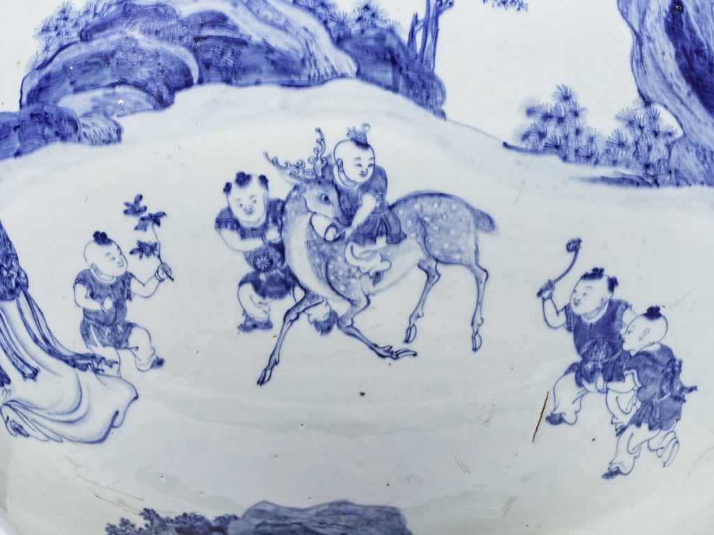《青花福祿壽三星圖大缸》細部。
