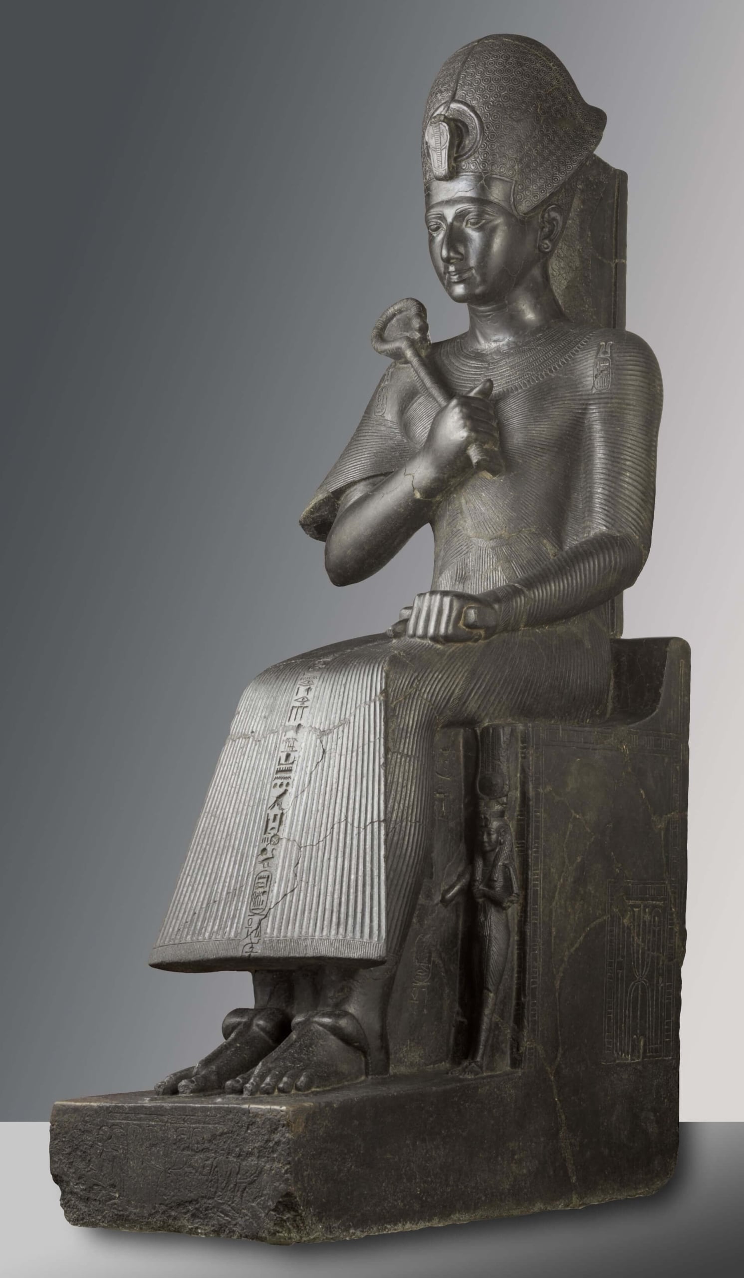 拉美西斯二世，埃及新王國時期（西元前1279-1213年），現藏義大利都靈市的埃及博物館。都靈市的埃及博物館創立於1824年，是世上歷史最悠久的古埃及文明博物館。（攝影：Marco Chemello，CC0 1.0）