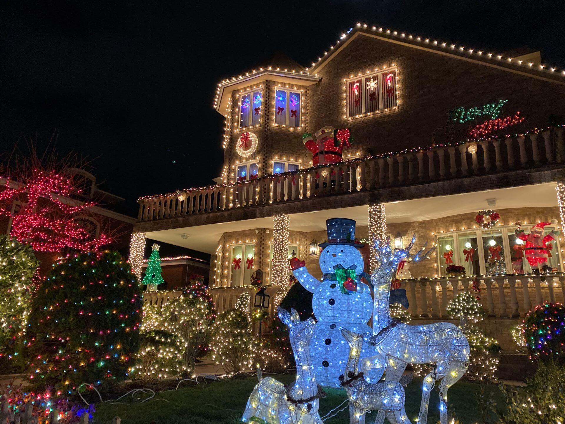 美國紐約布魯克林的Dyker Heights 住宅區的聖誕裝飾。（攝影／朱佑霖）