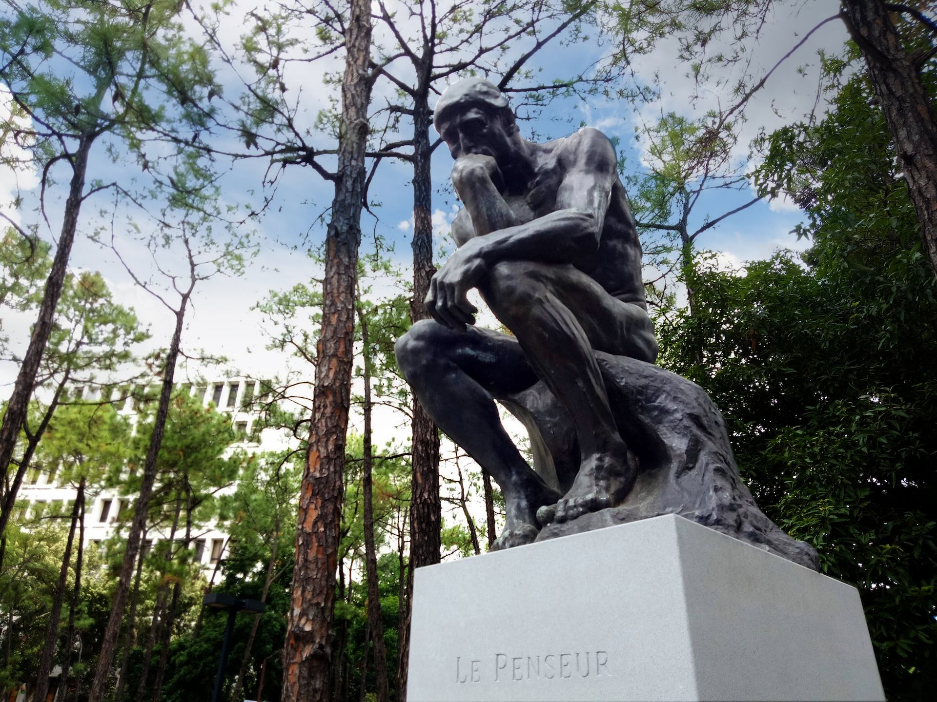 圖為國立清華大學校園內擺設之羅丹作品《沉思者》。（國立清華大學提供）
