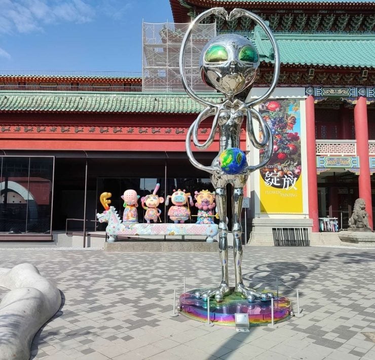 洪易內化民俗藝術，跨越時空美學——「鏡花蟲洞宴」史博館璀璨登場