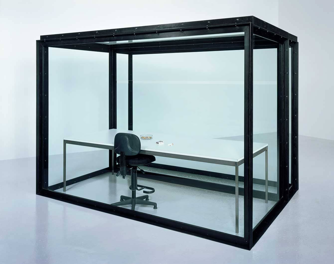 達米恩．赫斯特，《後天獲得的無法逃離》，1991 年。（攝影／Prudence Cuming Associates，©Damien Hirst and Science Ltd. 版權所有。）