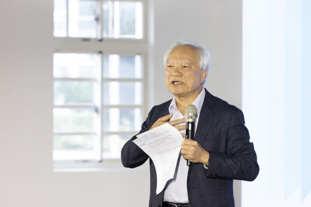 全華網事件義務律師團召集人林信和哽咽地表示，當年受害藝術家描述自身遭遇、害怕求助的情形，讓他堅定地組成律師團隊提供協助。（圖片提供：文化部）