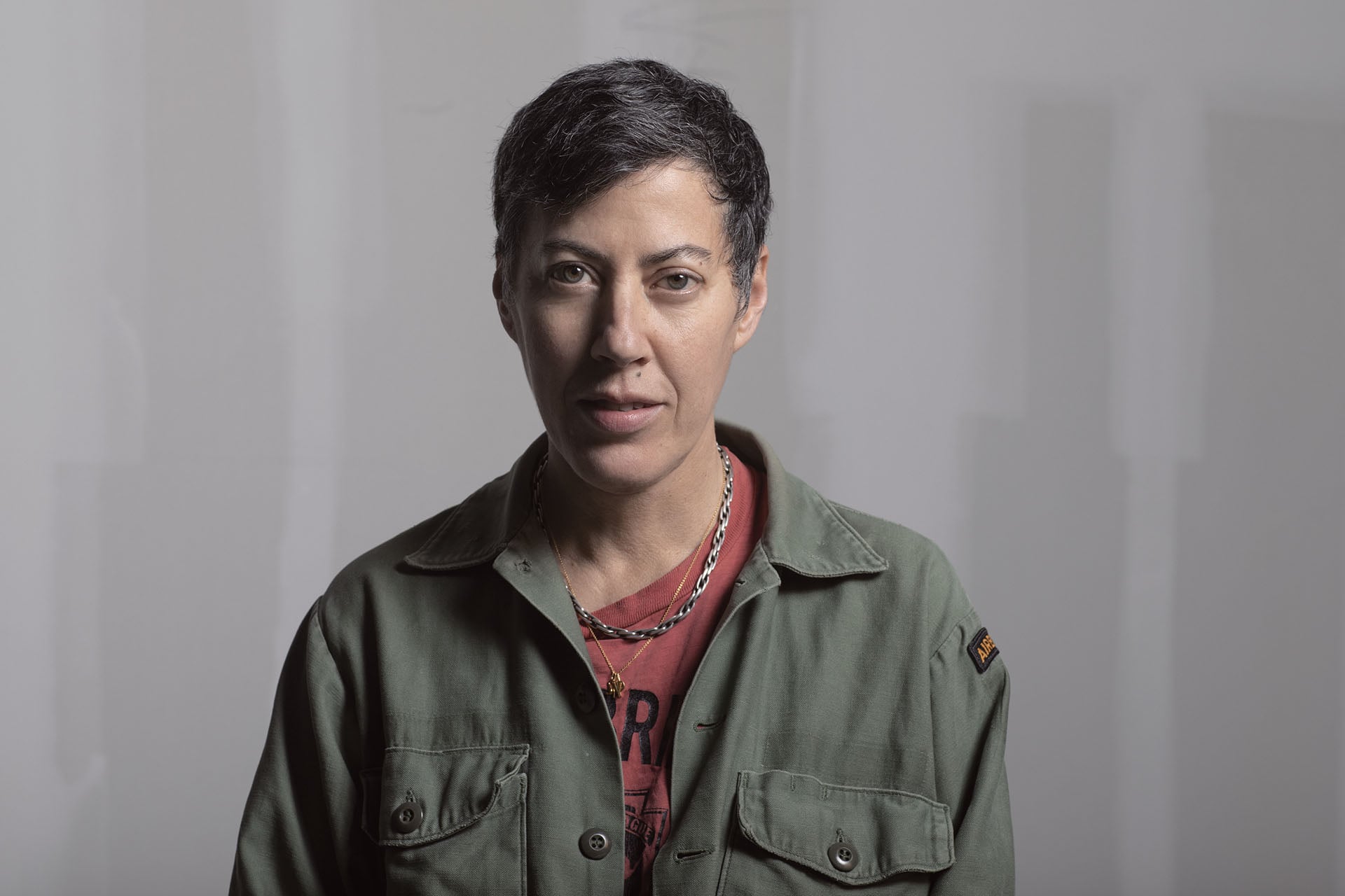 尼可．艾森曼（Nicole Eisenman）肖像。（攝影／Brigitte Lacombe，圖片由藝術家及Hauser & Wirth提供）