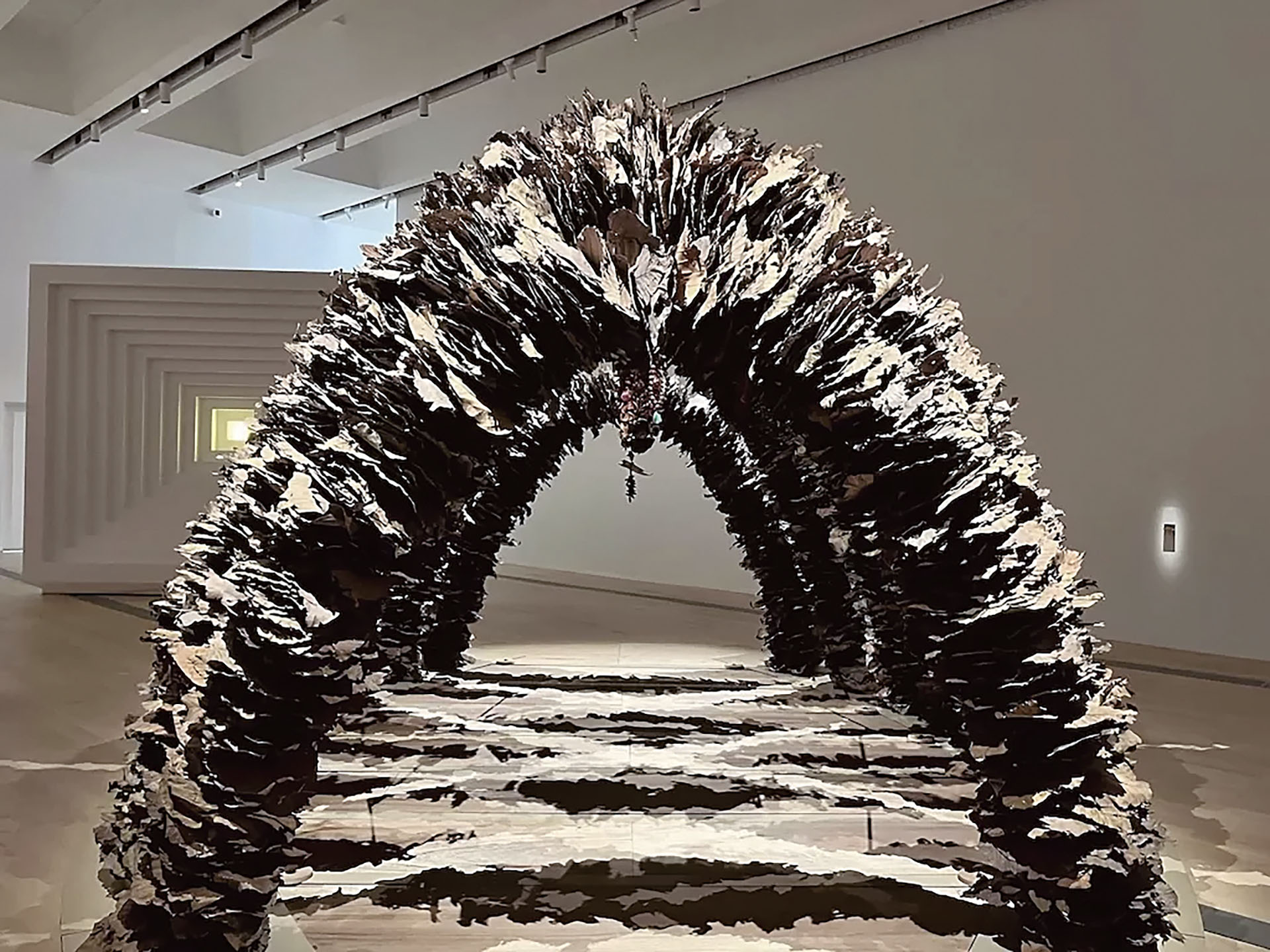 於新北市美術館「建築的恐懼與療癒」中展出的《藥草之廟》（Medicine Chapel）。（本刊資料室）