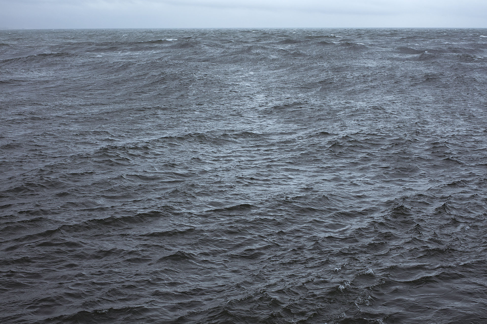 沃夫岡.提爾曼斯作品《我們所處的狀態 》(The State We’re In,2015)。(©藝術家;Galerie Buchholz、Galerie Chantal Crousel、Maureen Paley與David Zwirner…