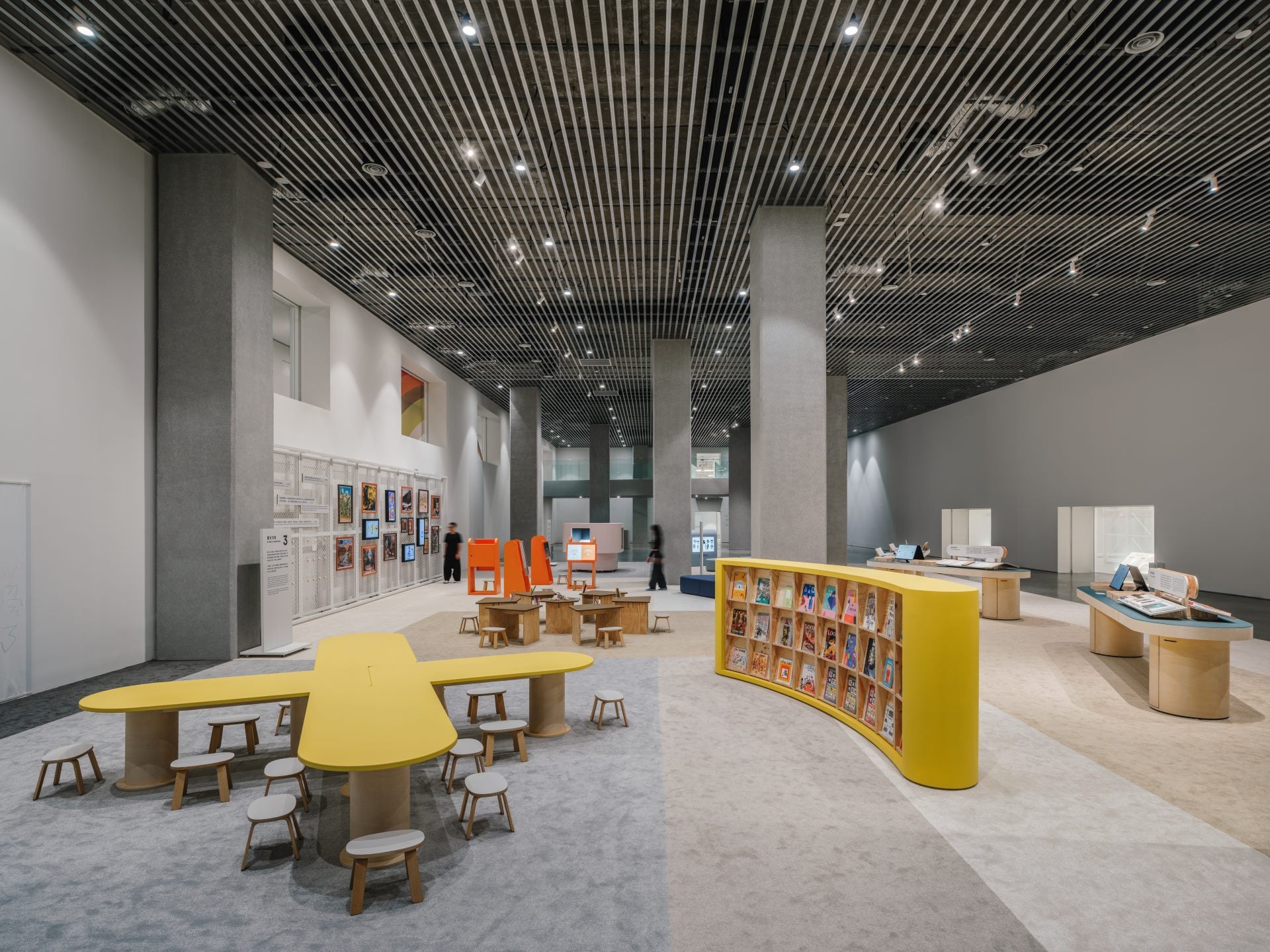 「庫房裡的光」典藏教育展。（臺中市立美術館提供）