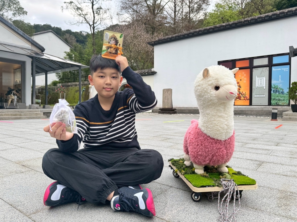 茶博館大年初二開館，推出「茶山好馬吉 Horse攏總來！」系列活動，歡迎民眾闔家來走春
