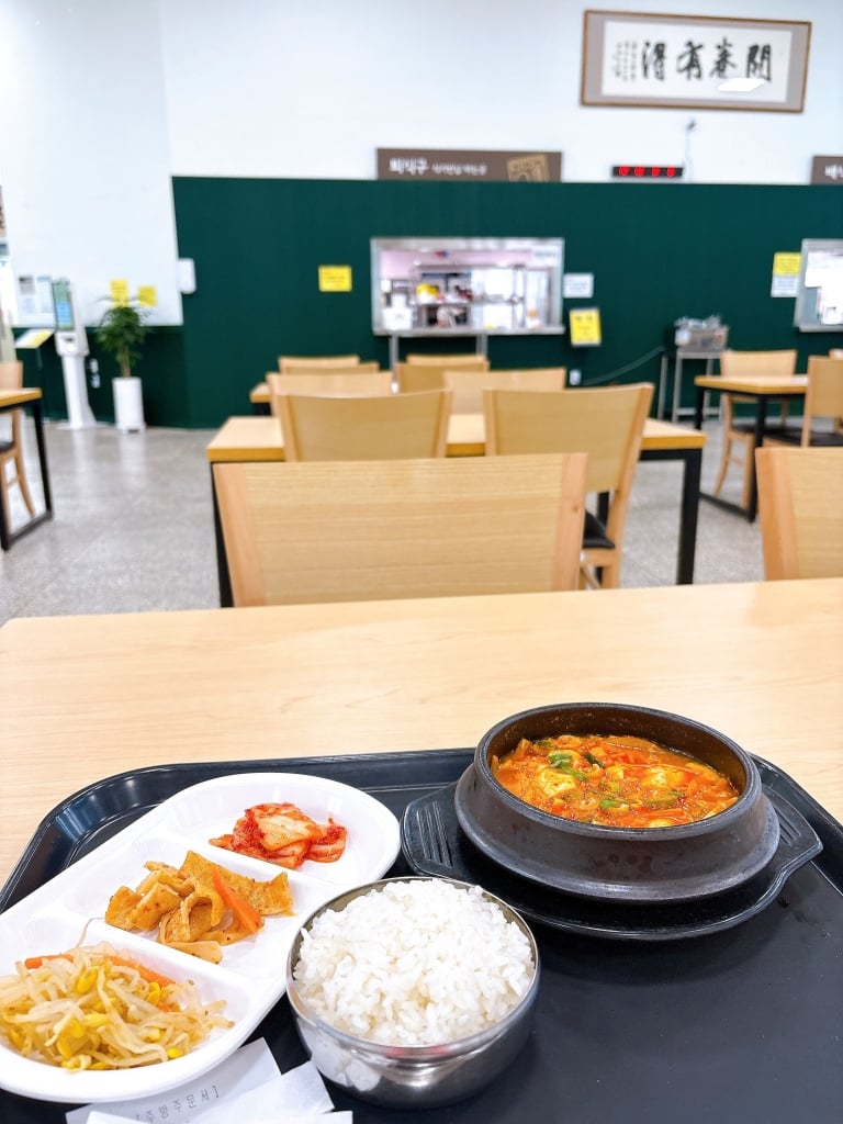 正讀圖書館的餐點