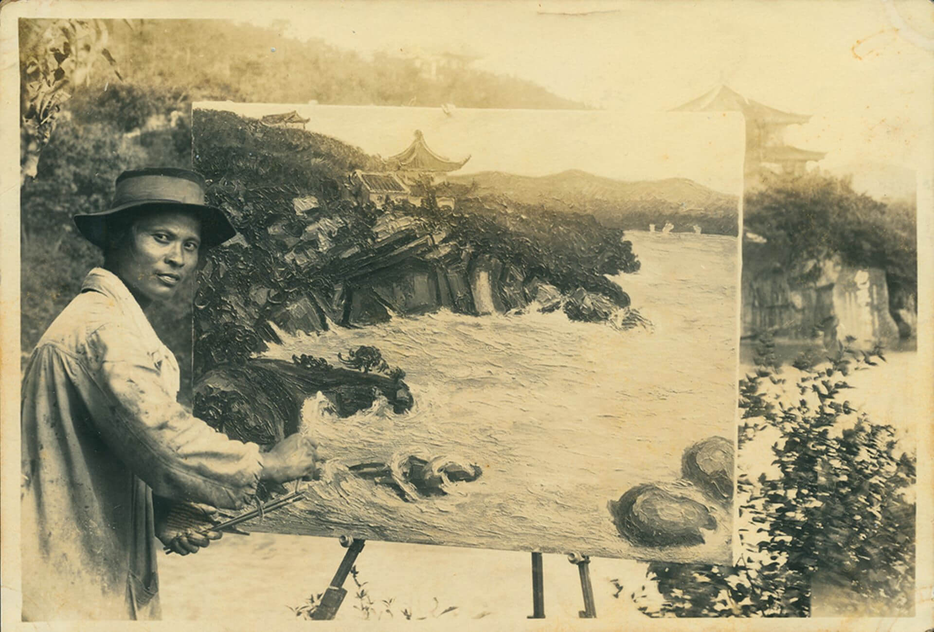 1931年，陳澄波於太湖黿頭渚寫生留影，使用的畫架與之前介紹的相同。（陳澄波文化基金會網站）