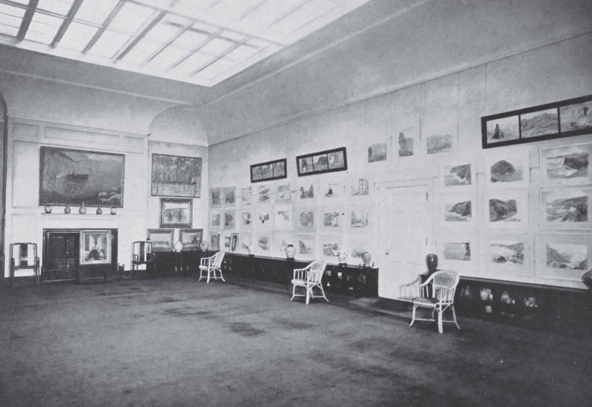 圖11 菲茲傑拉德畫廊（Fitzgerald Gallery）內部陶瓷展出一景，美國藝術協會（American Art Association），《Paintings by the Impressionists》，頁18，轉引自Horlyc…