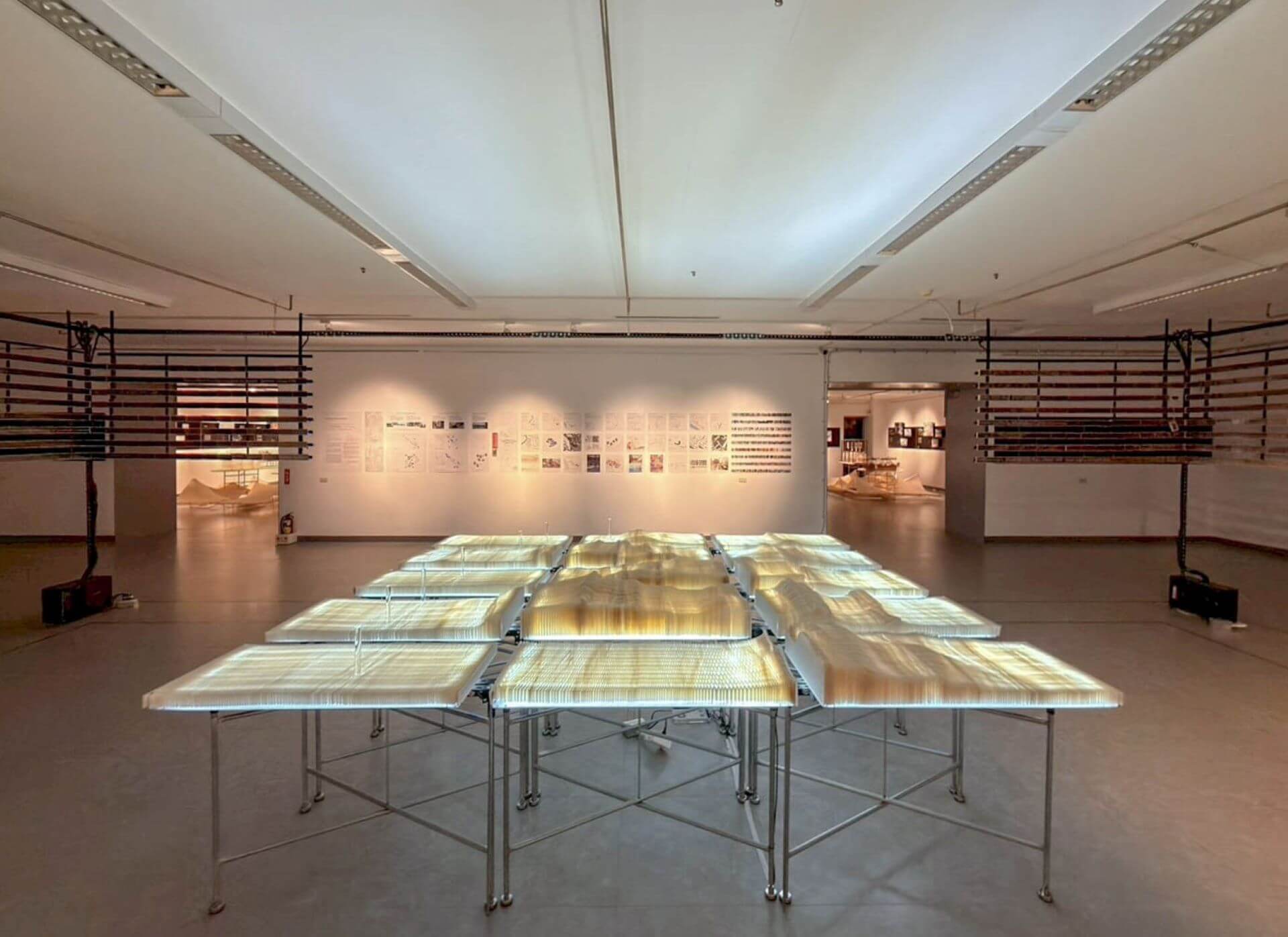 「[無]信仰：漂蕩的錨定」同時展出成大建築在威尼斯展期間進行的國際工作營成果。（國立成功大學建築學系提供）