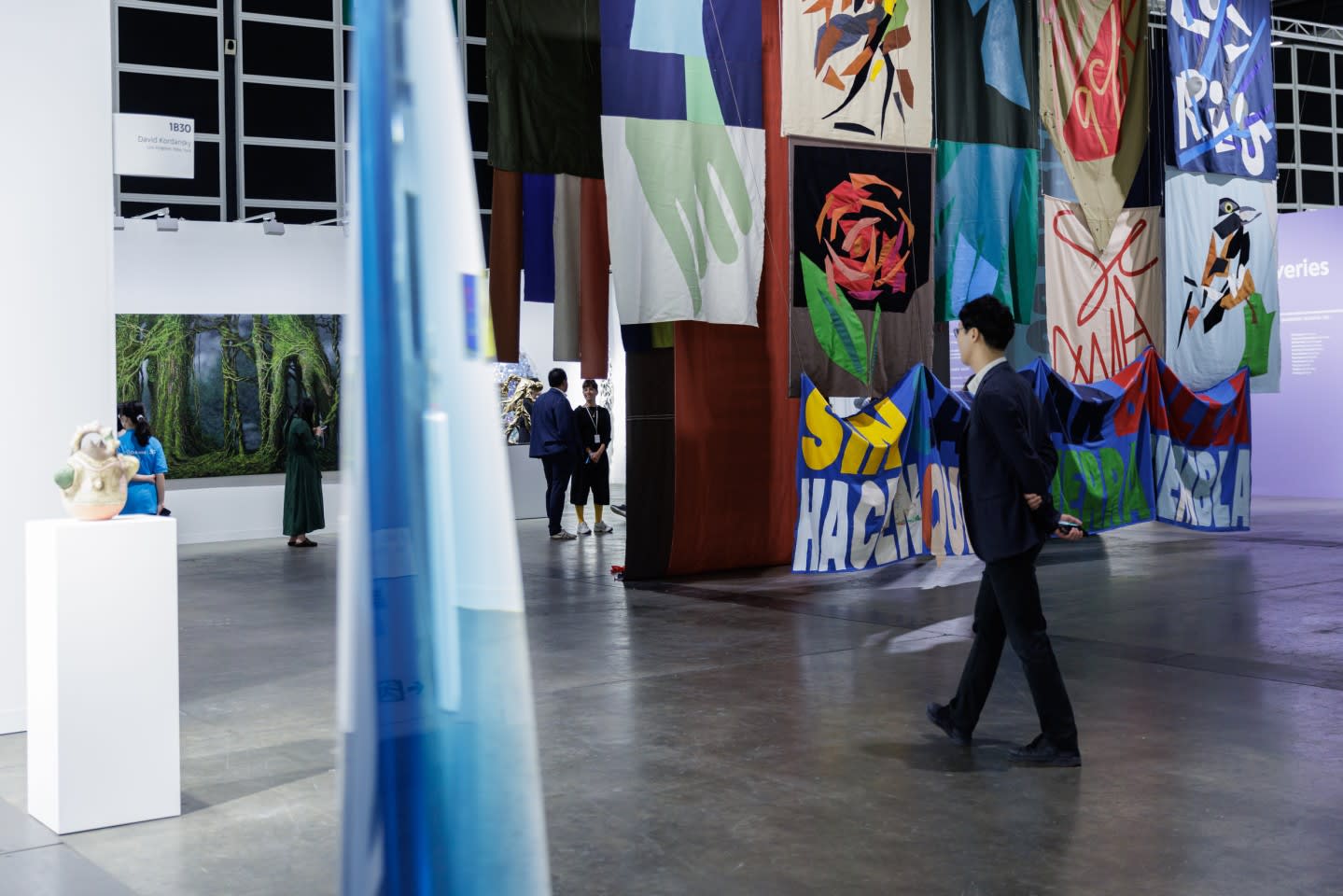 2025 Art Basel Hong Kong 展會現場一景。（© Art Basel）