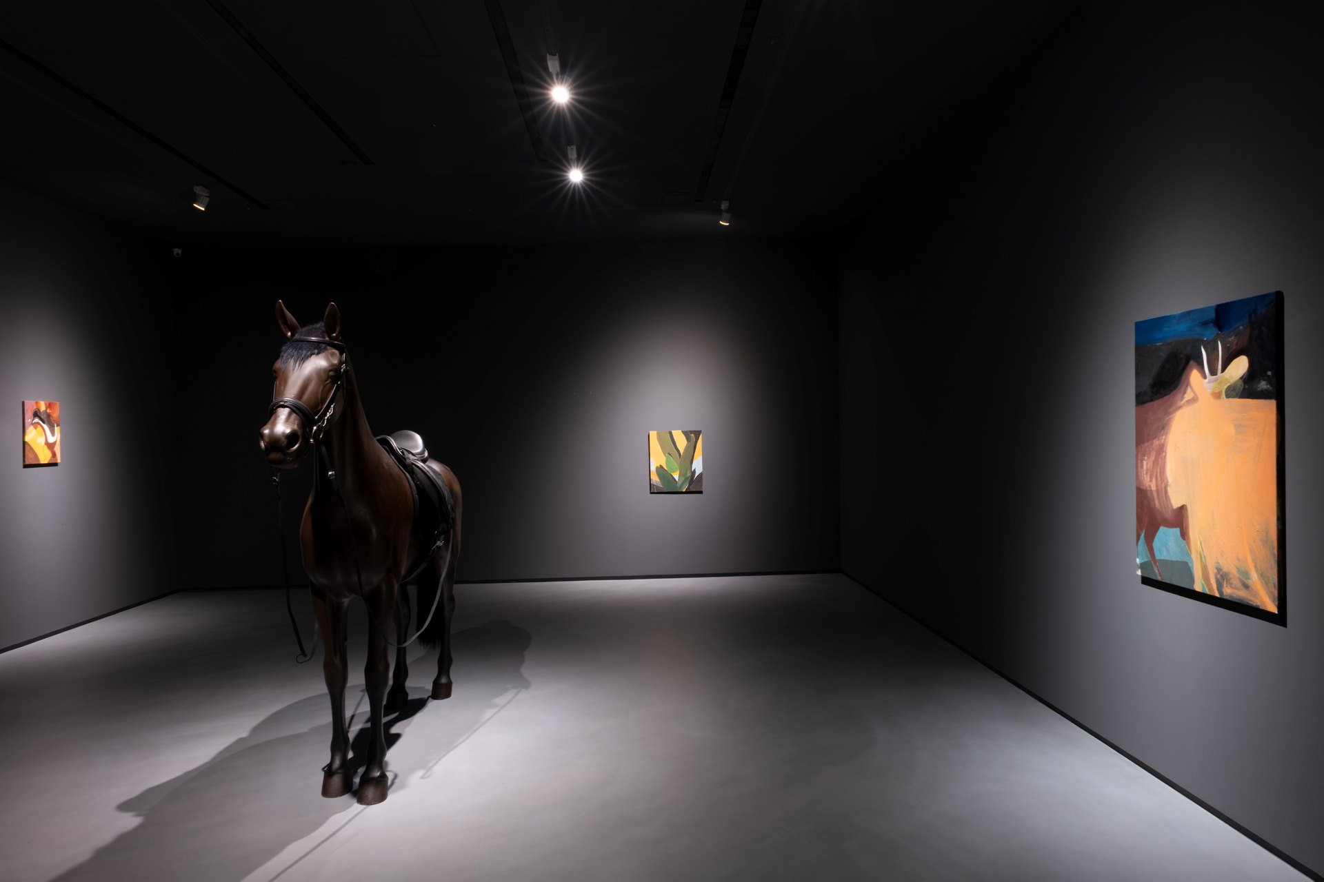 「抽筋了！—郭彥甫個展」現場一景。（亞洲藝術中心提供）
