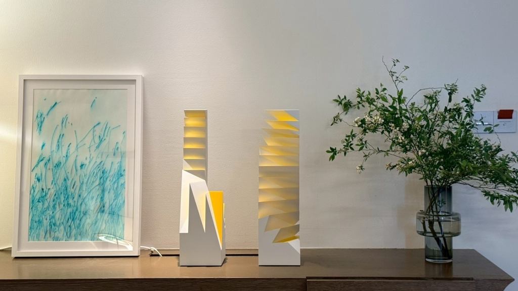 伊日藝術計劃於2026台南藝術博覽會Room 611展覽一景。(伊日藝術計劃提供)