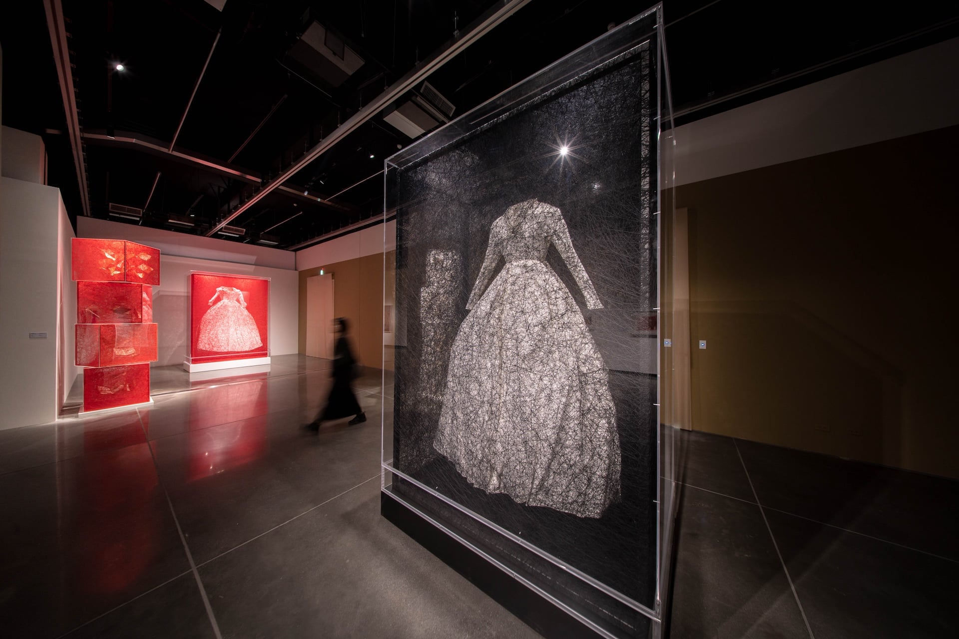 「夢境與幻花：感官擴張」展區。（屏東縣立美術館提供）