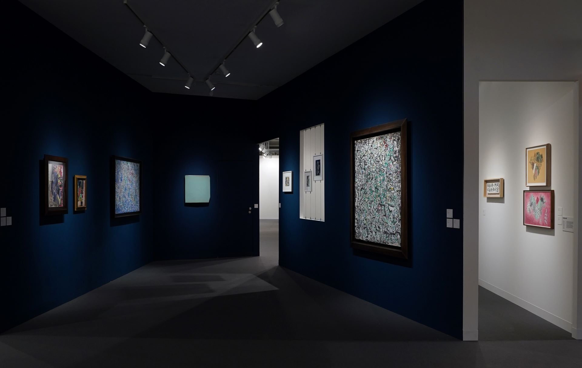 耿畫廊2025年參展瑞士巴塞爾藝術展主展區（Galleries），並於展位中「策展角落」（Kabinett）單元展出策展主題：「多寶閣——東方與西方的鏡像」。（圖片由耿畫廊提供）