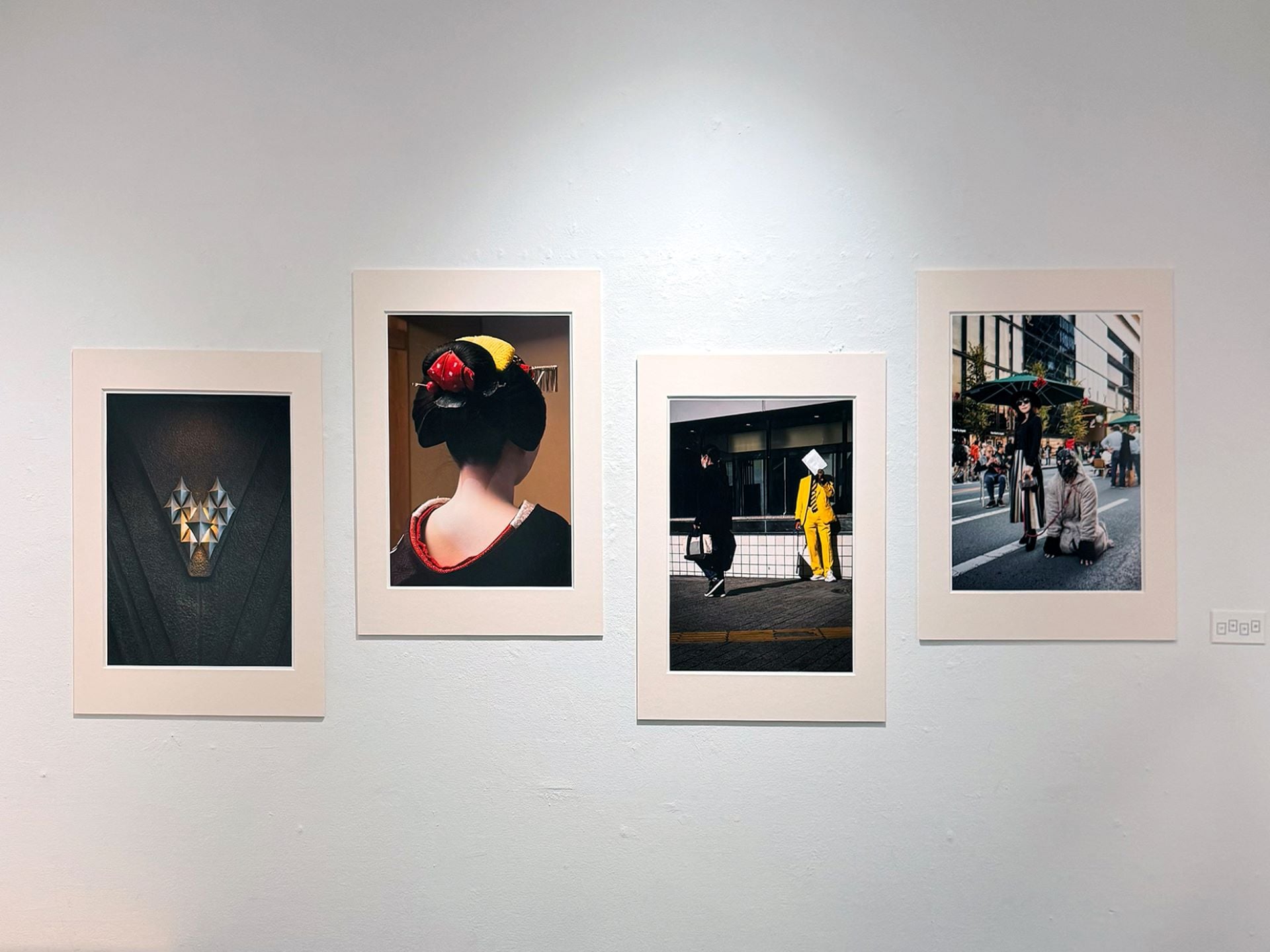 賴弘洲「對比中的和諧」展覽現場。（藝術家提供）