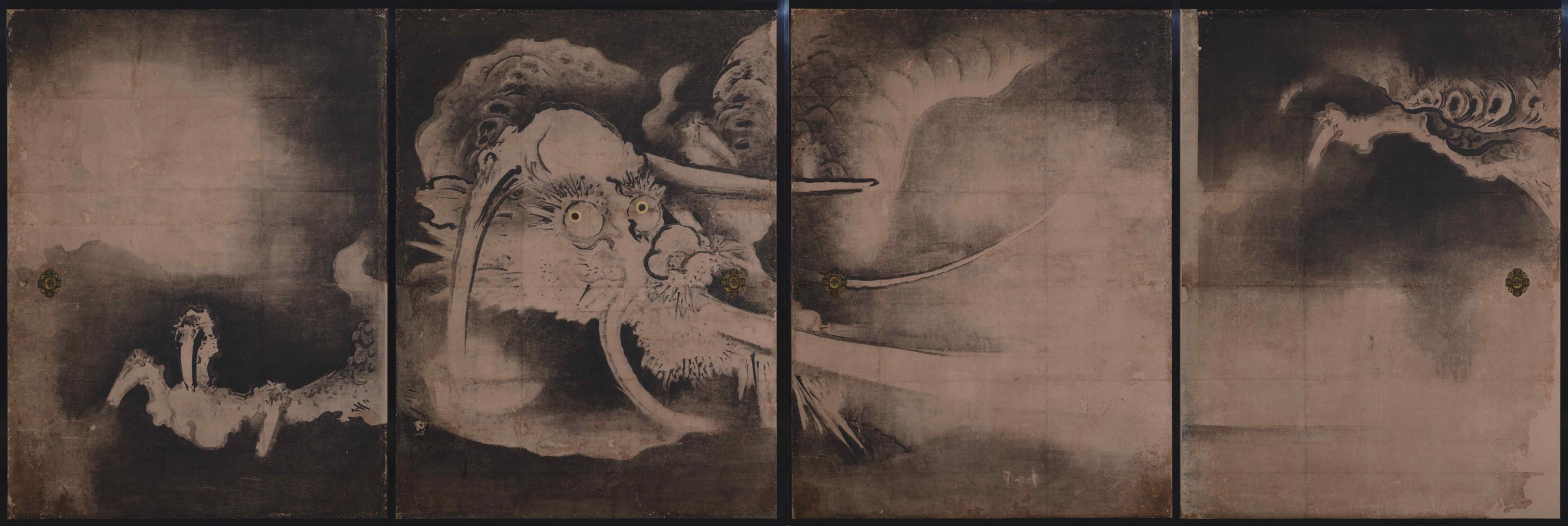 圖11 【修復後】江戶時代17世紀 海北友雪作〈雲龍圖〉，188.4×140.8公分，京都麟祥院藏。圖／京都國立博物館。全期展出。