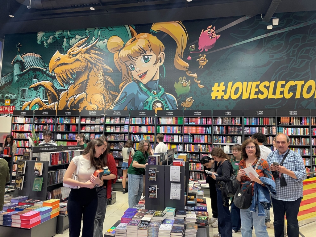 &nbsp;Casa del Llibre書店特別之處，即是豐富的漫畫藏書與青少年讀物。