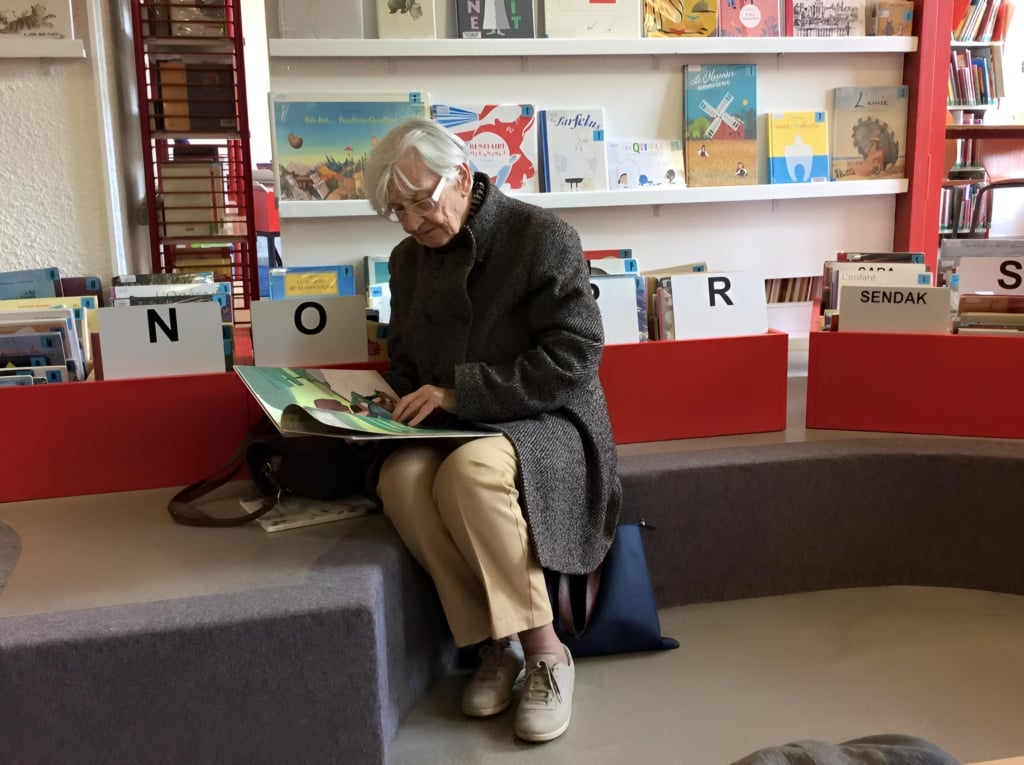 【跟著蹦豬泡泡法國圖書館】娃娃相伴，進圖書館看天下— 格勒諾布爾•瑪法達圖書館 Bibliothèque Mafalda