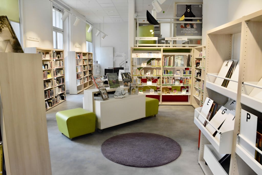改裝成綠色系。來源https://www.ledauphine.com/culture-loisirs/2021/02/19/en-images-decouvrez-la-nouvelle-bibliotheque-jardin-de-vi…